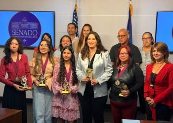 Senadora Ada Álvarez Conde entrega “Premios Paloma”