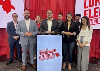 Comisionados electorales del PPD exhortan a estudiantes a inscribirse para votar 