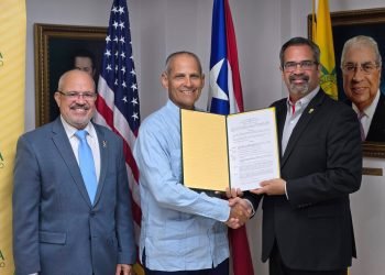 El 2026 inicia brillante para Vega Baja, formalizan alianza con la Interamericana.