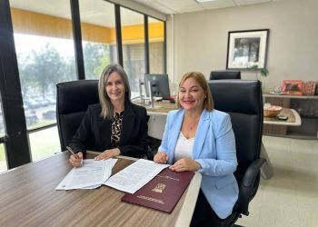 Alcaldesa de Morovis abre las puertas del municipio a universitarios gracias a acuerdo educativo