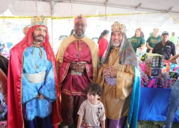 Aguas Buenas descentraliza celebración de Reyes y entrega regalos en sus 10 barrios