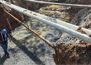 Avanza reconstrucción de puente PR-978 en comunidad ceibeña